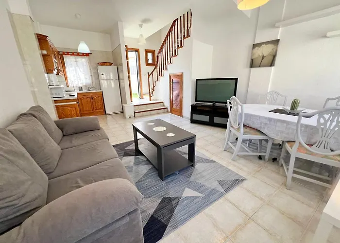 Halcones Bravo's House * Chayofa