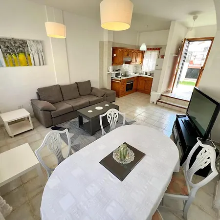 Apartament Halcones Bravo's House